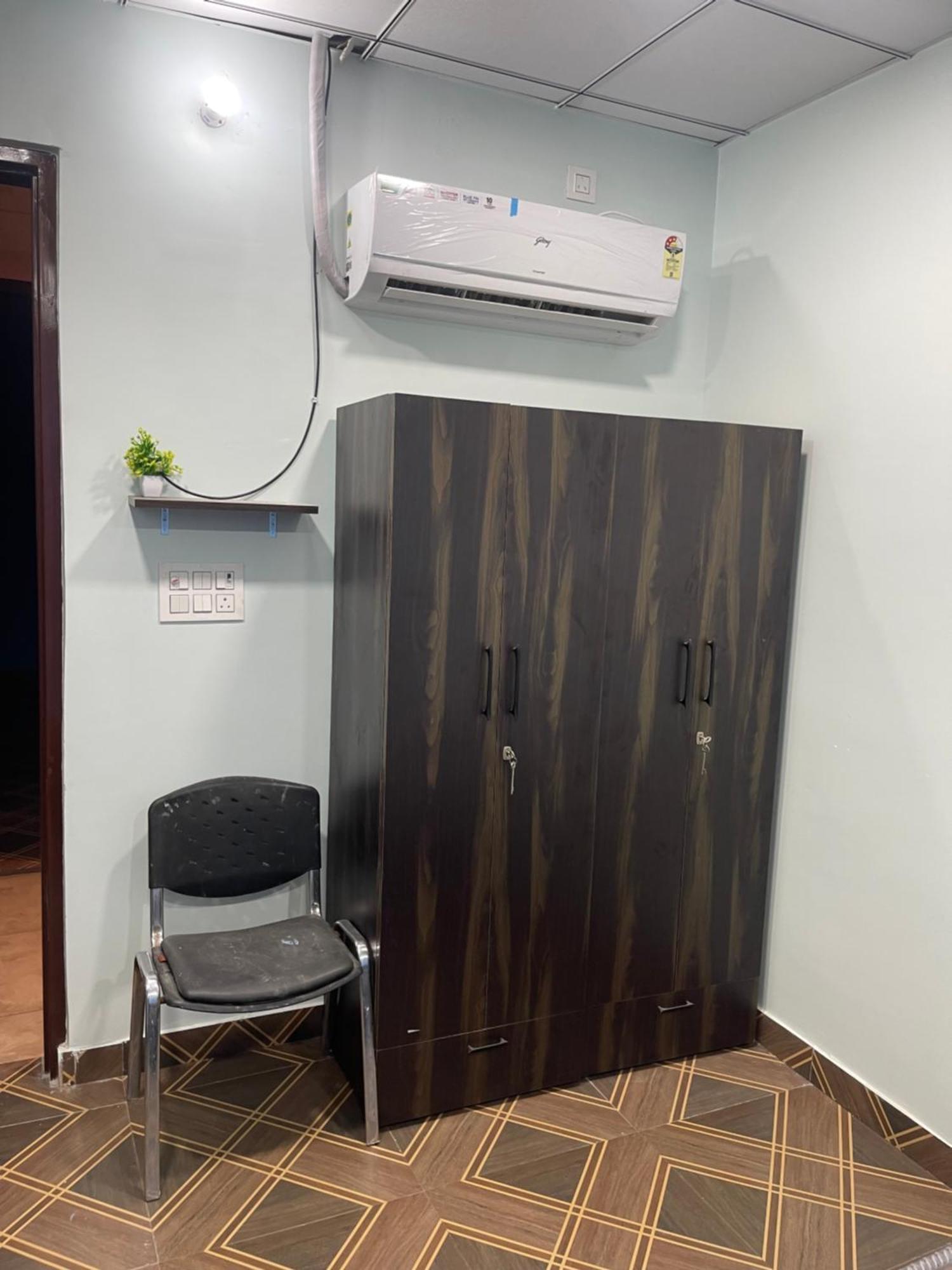 Bhiwāni Shiv Shakti Guest House מראה חיצוני תמונה