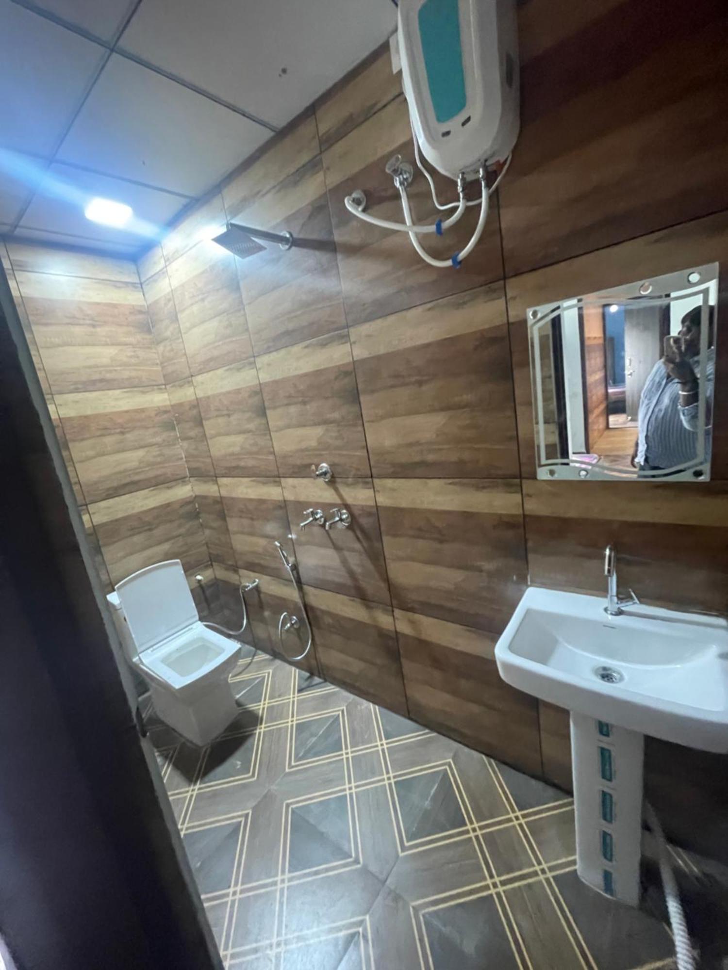 Bhiwāni Shiv Shakti Guest House מראה חיצוני תמונה