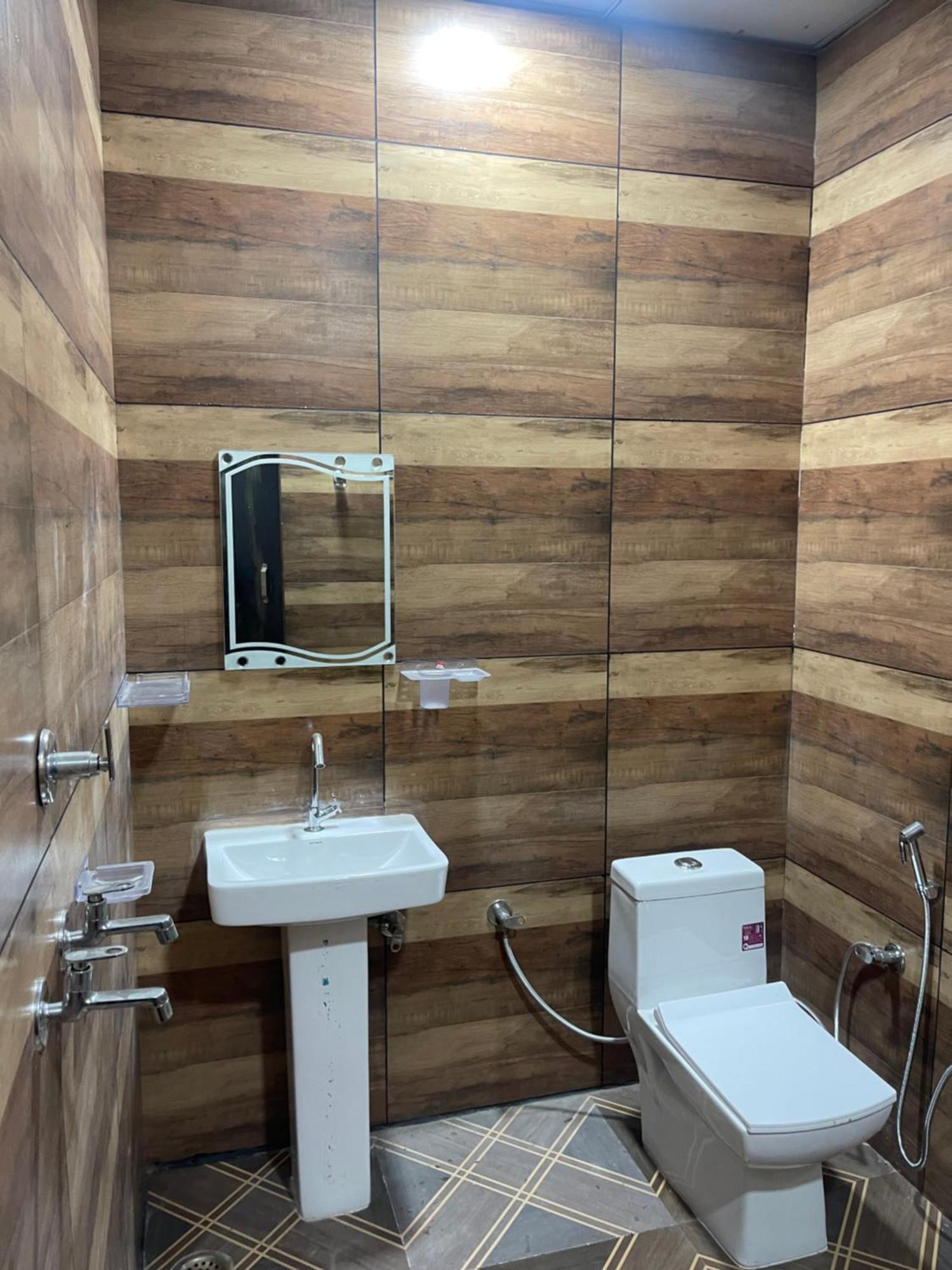 Bhiwāni Shiv Shakti Guest House מראה חיצוני תמונה